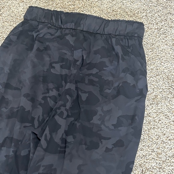 Lululemon Keep Moving Pant High-Rise Camo Deep Coal Multi Drawcord Size 6 Womens - Picture 6 of 10